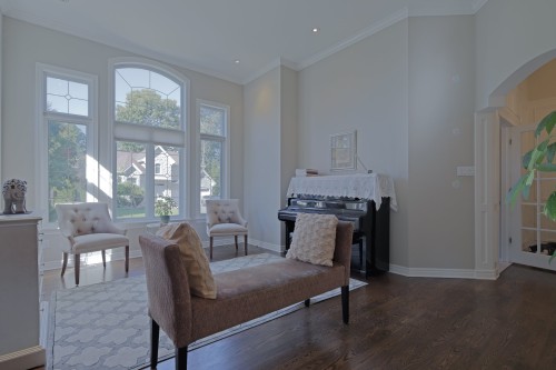Salon - 323 Rue James-Shaw, Beaconsfield, QC - Indoor