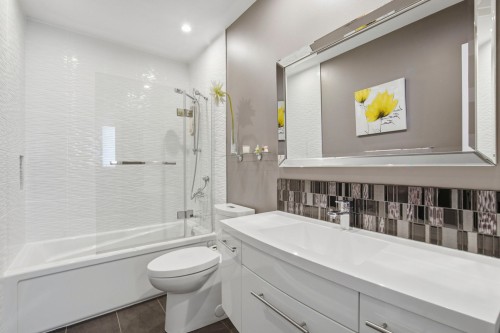 Salle de bains - 33 Av. Portway, Pointe-Claire, QC - Indoor Photo Showing Bathroom