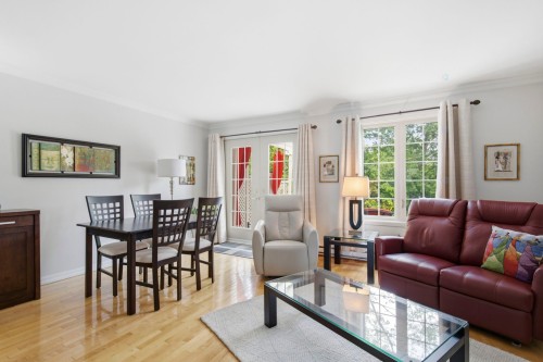 Vue d'ensemble - 33 Av. Portway, Pointe-Claire, QC - Indoor Photo Showing Living Room