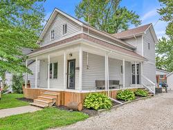 103 LAIRD Essex, ON N8M 1S2