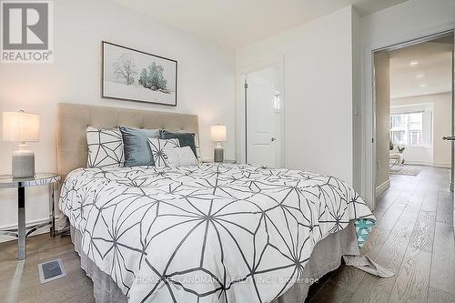 609 Mortimer Avenue, Toronto, ON - Indoor Photo Showing Bedroom