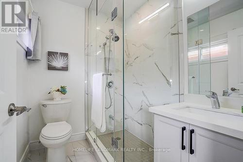 609 Mortimer Avenue, Toronto, ON - Indoor Photo Showing Bathroom