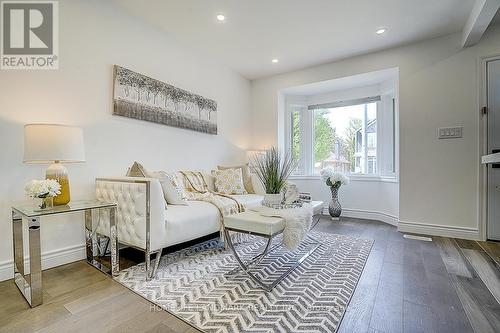 609 Mortimer Avenue, Toronto, ON - Indoor Photo Showing Living Room
