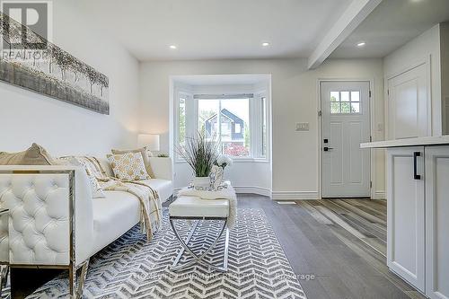 609 Mortimer Avenue, Toronto, ON - Indoor