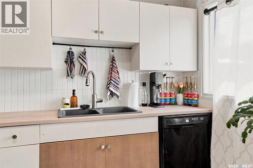 421 Y Avenue S, Saskatoon, SK - Indoor Photo Showing Kitchen With Double Sink