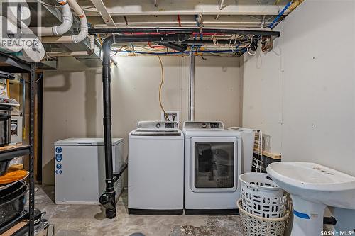 421 Y Avenue S, Saskatoon, SK - Indoor Photo Showing Laundry Room