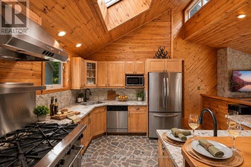 587 Centre Road, Mckellar, ON - Indoor Photo Showing Kitchen