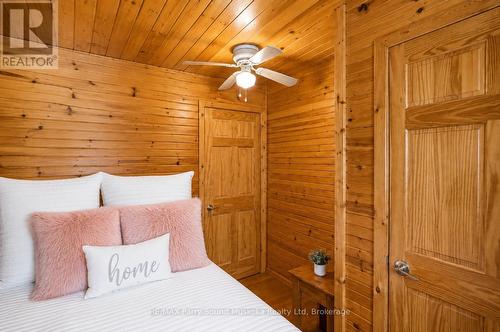 587 Centre Road, Mckellar, ON - Indoor Photo Showing Bedroom