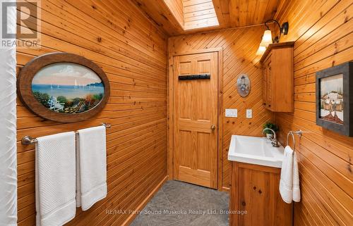 587 Centre Road, Mckellar, ON - Indoor Photo Showing Other Room