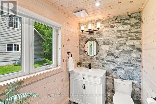 587 Centre Road, Mckellar, ON - Indoor