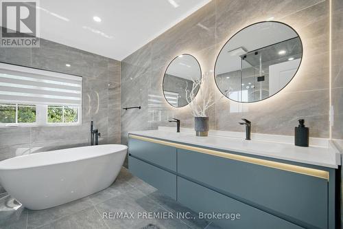 95 Hudson Drive, Vaughan, ON - Indoor Photo Showing Bathroom