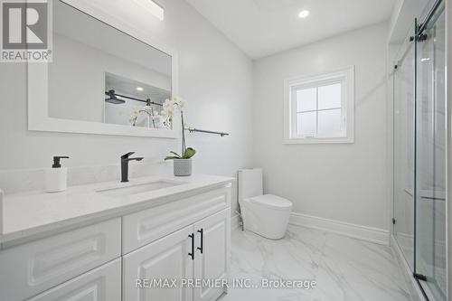 95 Hudson Drive, Vaughan, ON - Indoor Photo Showing Bathroom