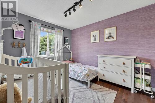 14 Hunter Court, Springwater, ON - Indoor Photo Showing Bedroom