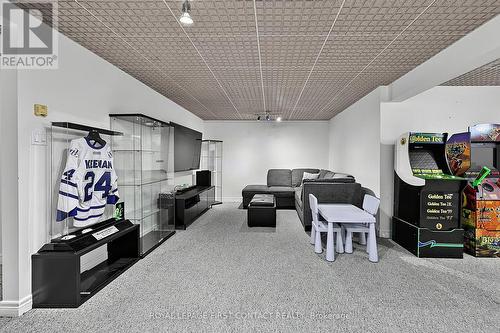 14 Hunter Court, Springwater, ON - Indoor Photo Showing Other Room