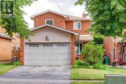 16 CAVALIER COURT  Brampton, ON L6V 3K6