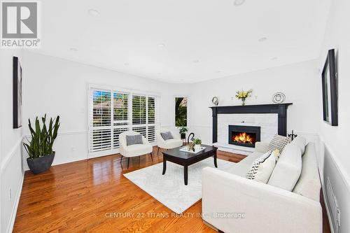 1692 Baymill Court, Mississauga, ON - Indoor Photo Showing Living Room With Fireplace