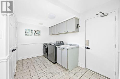 1692 Baymill Court, Mississauga, ON - Indoor Photo Showing Laundry Room