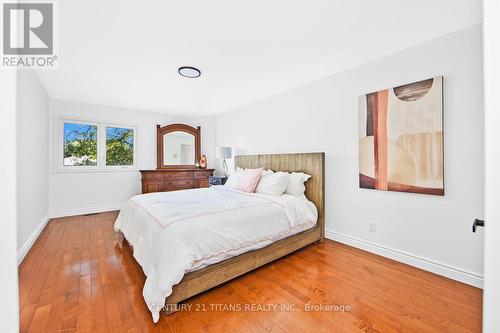 1692 Baymill Court, Mississauga, ON - Indoor Photo Showing Bedroom