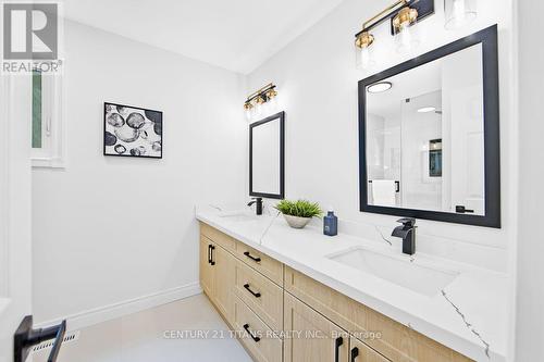 1692 Baymill Court, Mississauga, ON - Indoor Photo Showing Bathroom