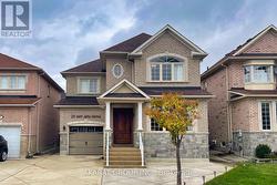 28 SAINT JAMES AVENUE  Vaughan, ON L4H 3E4