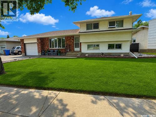 15 Dickinson Crescent, Regina, SK - Outdoor