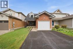 19 BOULDER Crescent Guelph, ON N1G 5A3