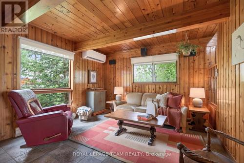 6721 Rideau Street S, Ottawa, ON - Indoor Photo Showing Living Room