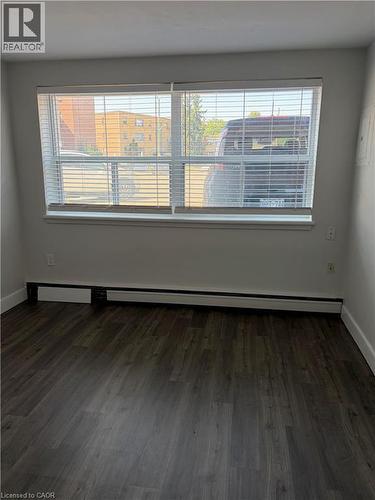 2 GRANT Boulevard Unit# 3 , Dundas, Ontario L9H 4N9 5