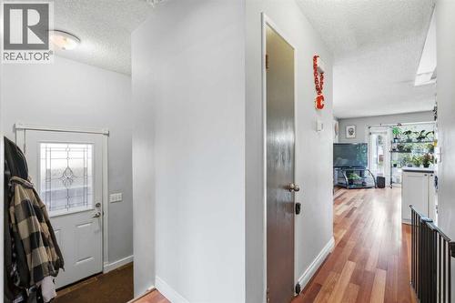 4227 49 Street Ne, Calgary, AB - Indoor Photo Showing Other Room