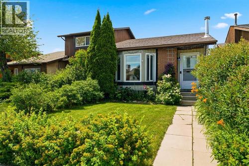 4227 49 Street Ne, Calgary, AB - Outdoor