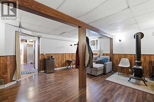 4227 49 Street Ne, Calgary, AB - Indoor Photo Showing Other Room