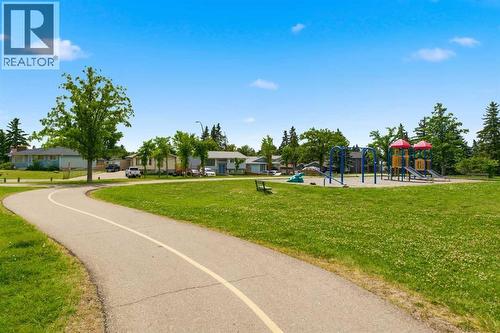 4227 49 Street Ne, Calgary, AB - Outdoor