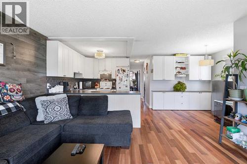 4227 49 Street Ne, Calgary, AB - Indoor