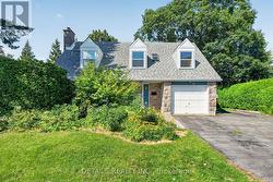 21 SEYMOUR AVENUE Ottawa, ON K2E 6P4