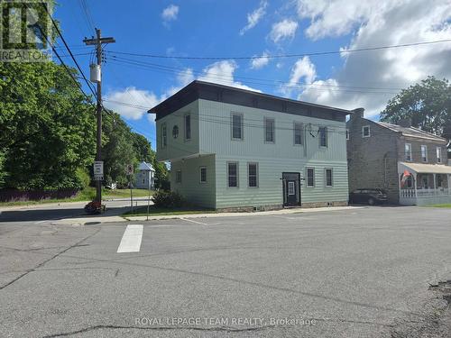 106 RENFREW STREET S  Mississippi Mills, ON K0A 2X0