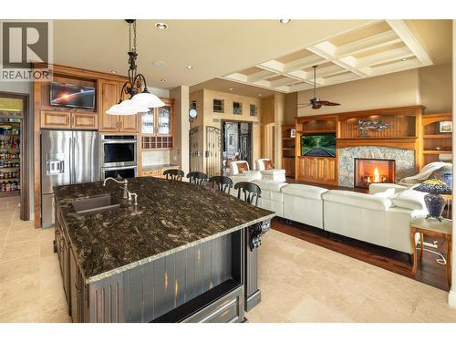 954 Hewetson Avenue, Kelowna, BC - Indoor With Fireplace