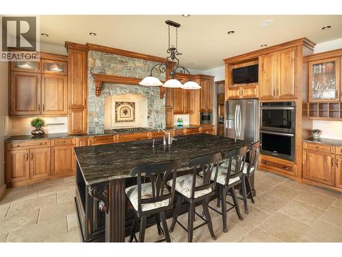 954 Hewetson Avenue, Kelowna, BC - Indoor
