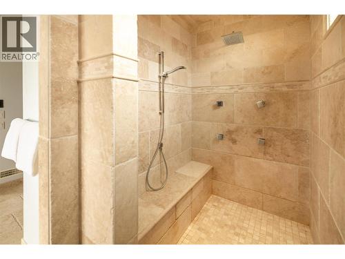 954 Hewetson Avenue, Kelowna, BC - Indoor Photo Showing Bathroom