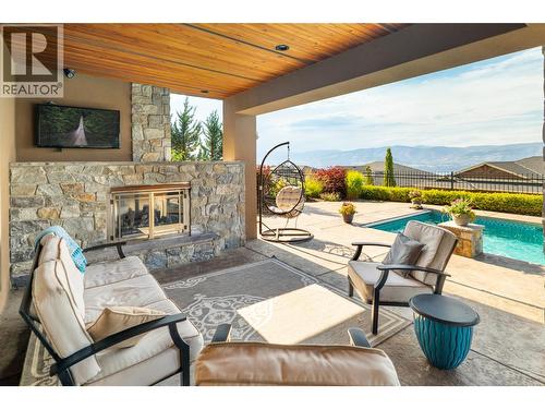 954 Hewetson Avenue, Kelowna, BC - Outdoor With Deck Patio Veranda With Exterior