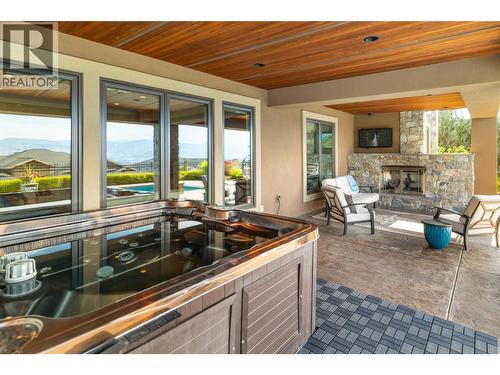 954 Hewetson Avenue, Kelowna, BC - Outdoor With Deck Patio Veranda With Exterior