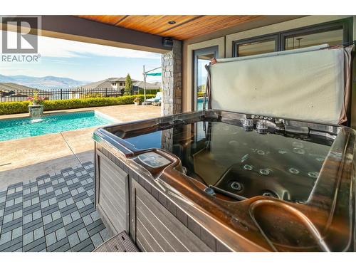 954 Hewetson Avenue, Kelowna, BC -  With In Ground Pool
