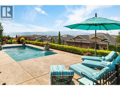 954 Hewetson Avenue, Kelowna, BC - Outdoor With In Ground Pool