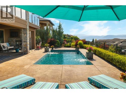 954 Hewetson Avenue, Kelowna, BC - Outdoor With In Ground Pool