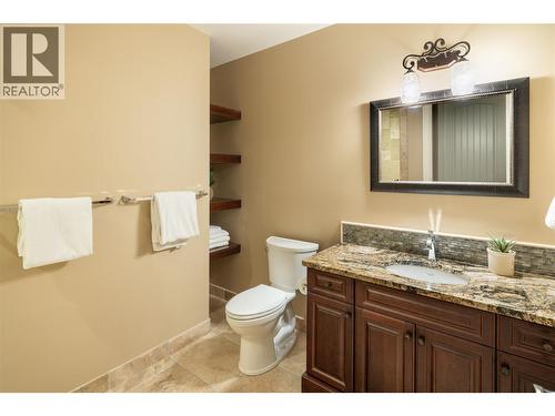 954 Hewetson Avenue, Kelowna, BC - Indoor Photo Showing Bathroom