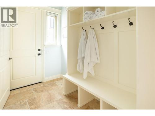 954 Hewetson Avenue, Kelowna, BC - Indoor