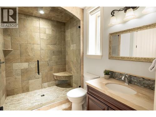 954 Hewetson Avenue, Kelowna, BC - Indoor Photo Showing Bathroom