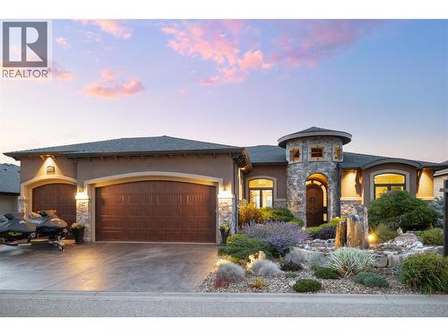 954 Hewetson Avenue, Kelowna, BC - Outdoor With Facade