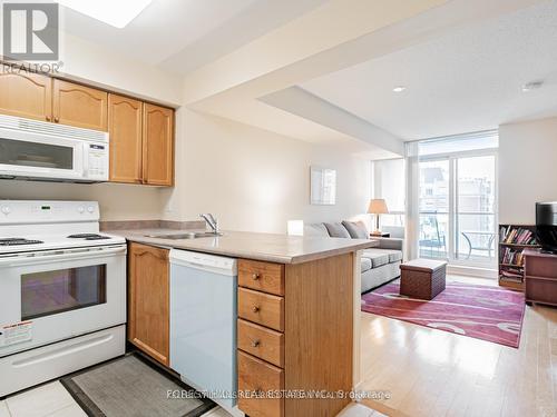 1501 - 30 Harrison Garden Boulevard, Toronto, ON - Indoor Photo Showing Kitchen