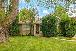 25 ARCH ROAD  Mississauga, ON L5M 1M4