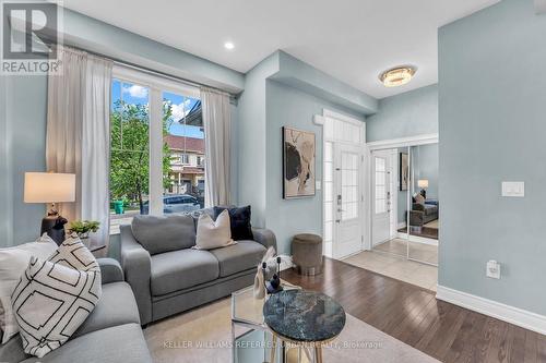 36 Ledger Point Crescent, Brampton, ON - Indoor Photo Showing Living Room